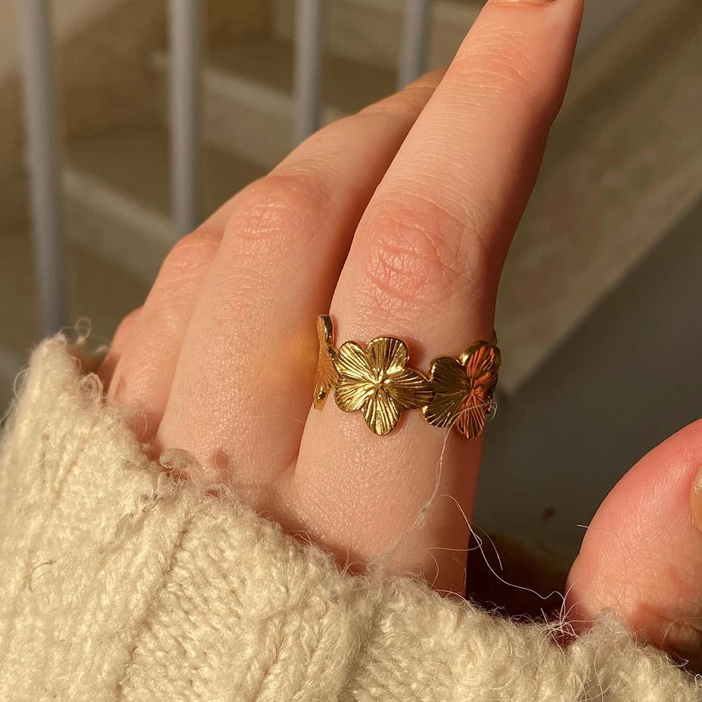 Cute Flower Ring for Women Opened Butterfly Daisy Rings 18K Gold-Plated Stainless Steel Jewelry Valentine's Day Gifts Wholesale